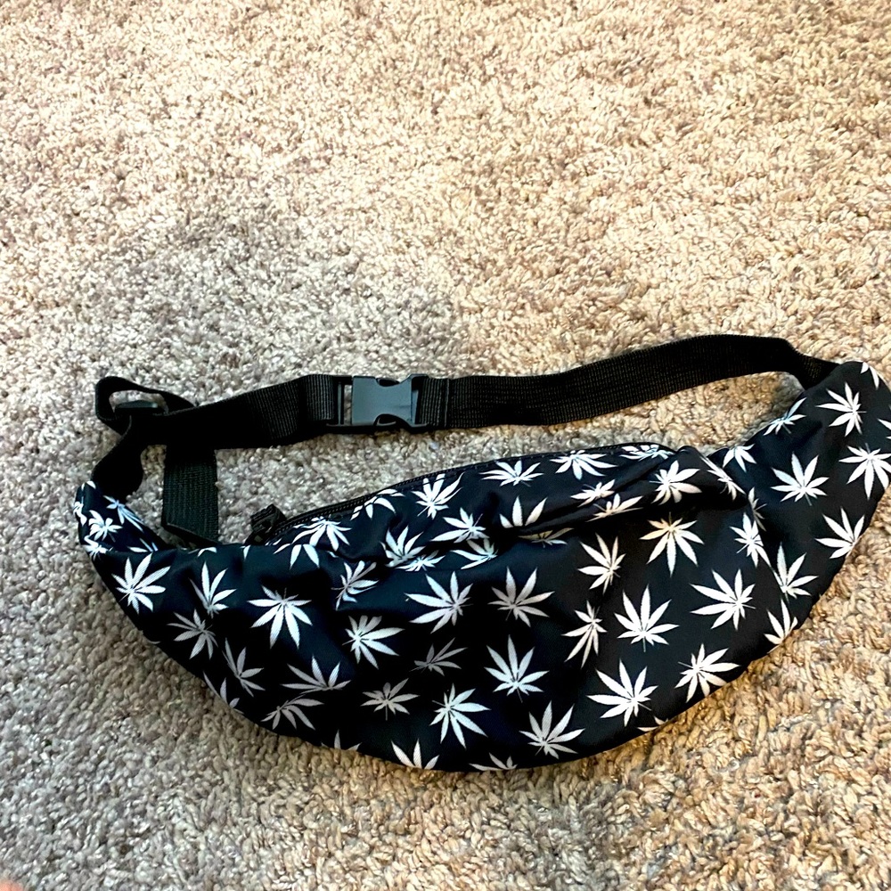 Leaf Fanny pack